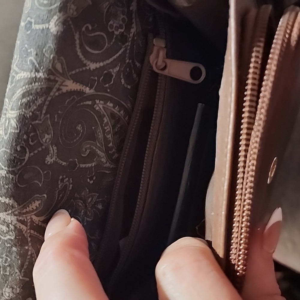 MICHAEL STEVEN'S CROSSBODY EXPANSION BAG. - Picture 8 of 8